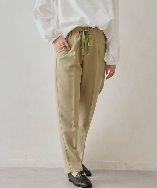 Chez toi(シェトワ)の「センタープレステーパードパンツ(その他パンツ・レディース・ブラック/カーキ/ピンク/ライム/グレイッシュベージュ・FREE)」の1枚目の写真