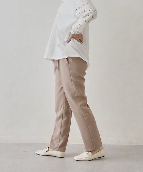 Chez toi(シェトワ)の「センタープレステーパードパンツ(その他パンツ・レディース・ブラック/カーキ/ピンク/ライム/グレイッシュベージュ・FREE)」の6枚目の写真