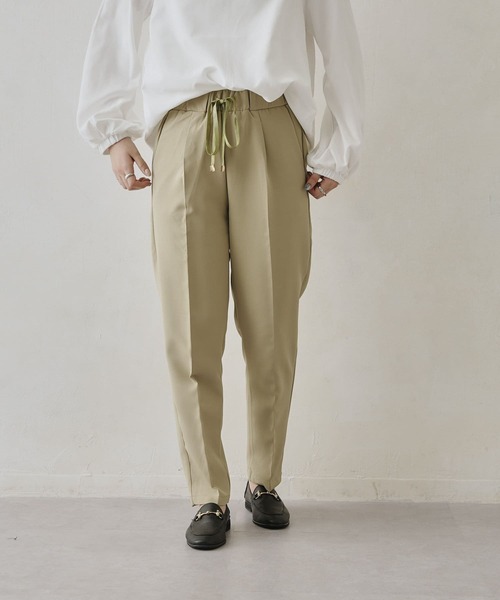 Chez toi(シェトワ)の「センタープレステーパードパンツ(その他パンツ・レディース・ブラック/カーキ/ピンク/ライム/グレイッシュベージュ・FREE)」の16枚目の写真
