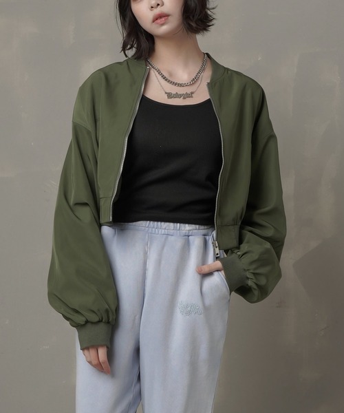 SPINNS(スピンズ)の「ショート丈 MA-1ジャケット(MA-1・レディース・カーキ/ブラック・ONESIZE)」の21枚目の写真