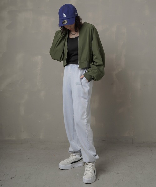 SPINNS(スピンズ)の「ショート丈 MA-1ジャケット(MA-1・レディース・カーキ/ブラック・ONESIZE)」の18枚目の写真