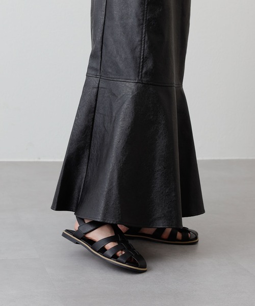 COLONY 2139（コロニートゥーワンスリーナイン）の「レザーライク切替マーメイドスカート（スカート・レディース・ブラック/アイボリー・FREE）」の10枚目の写真