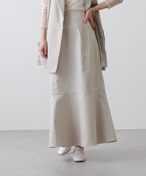 COLONY 2139（コロニートゥーワンスリーナイン）の「レザーライク切替マーメイドスカート（スカート・レディース・ブラック/アイボリー・FREE）」の11枚目の写真