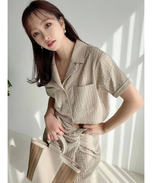 RESEXXY(リゼクシー)の「ハーフスリーブクロップドシャツ【セットアップ着用可能】(シャツ/ブラウス・レディース・その他1/ブラック/ベージュ・FREE)」の15枚目の写真