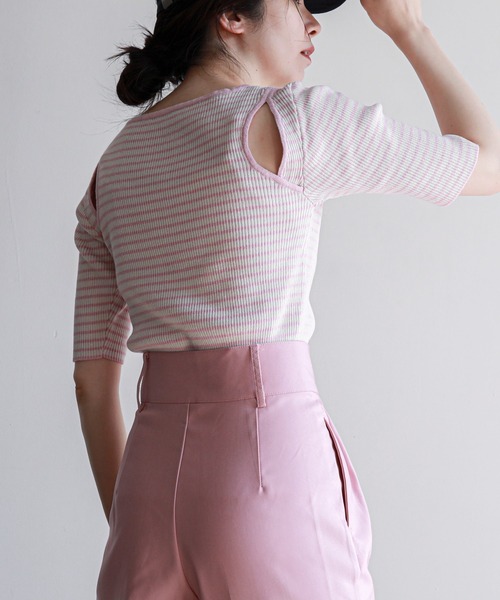 feepur（フェピュール）の「【ハンドウォッシャブル】カッティングショルダーハーフスリーブリブニット（ニット/セーター・レディース・ホワイト×ブラック/オレンジ/ホワイト×ピンク/オフホワイト/ブラック・MEDIUM）」の20枚目の写真