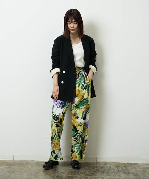 新品　HERENCIA フラワー プリント パイピングライン イージーパンツ HERENCIA（ヘレンチア）の「フラワー プリント パイピングライン