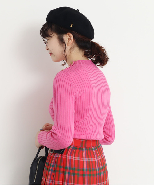 CHILD WOMAN（チャイルドウーマン）の「VICTORIA ワイドリブ肩釦ハイネックプルオーバー（ニット/セーター・レディース・レッド/ネイビー/グリーン/ピンク・FREE）」の6枚目の写真