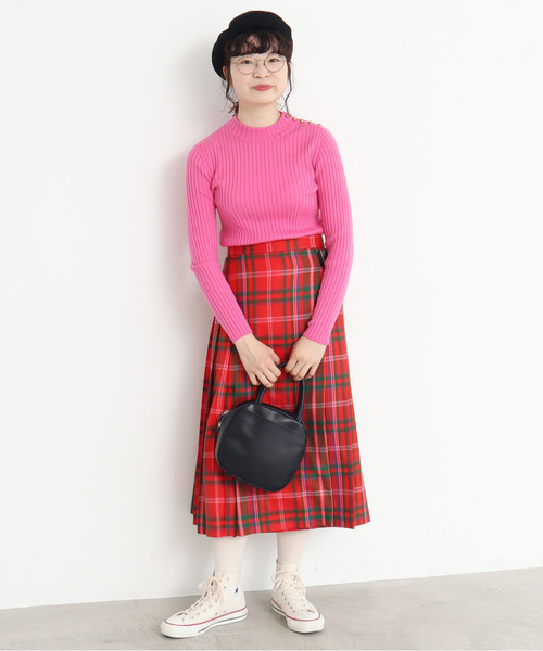 CHILD WOMAN（チャイルドウーマン）の「VICTORIA ワイドリブ肩釦ハイネックプルオーバー（ニット/セーター・レディース・レッド/ネイビー/グリーン/ピンク・FREE）」の7枚目の写真