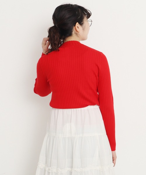 CHILD WOMAN（チャイルドウーマン）の「VICTORIA ワイドリブ肩釦ハイネックプルオーバー（ニット/セーター・レディース・レッド/ネイビー/グリーン/ピンク・FREE）」の21枚目の写真