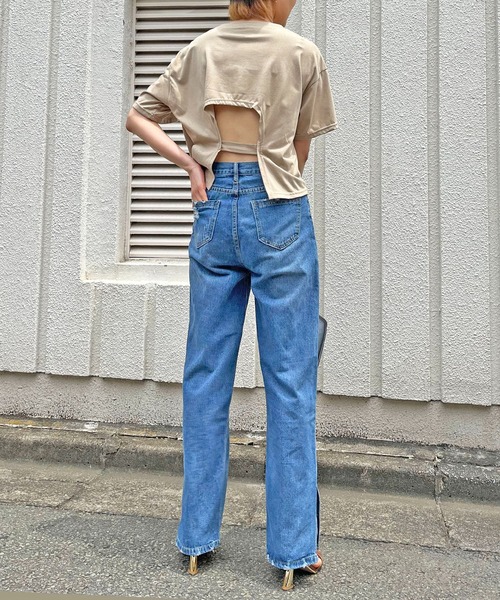 Jewelobe(ジュエローブ)の「バックカットオフTシャツ(Tシャツ/カットソー・レディース・ホワイト/ブラック/ベージュ・FREE)」の1枚目の写真