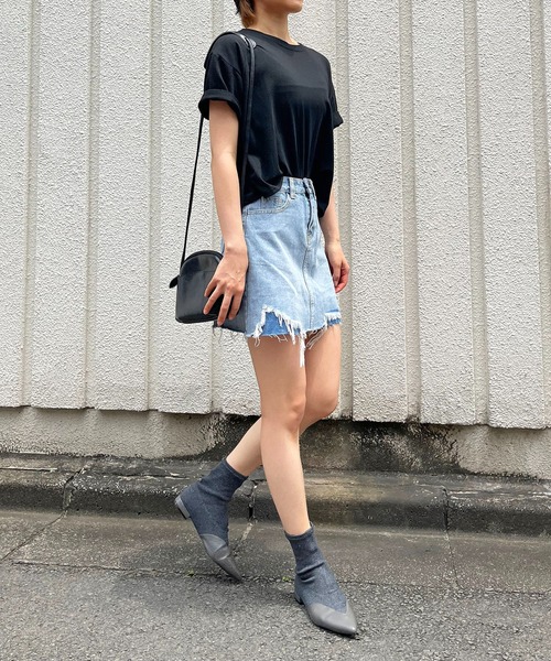 Jewelobe(ジュエローブ)の「バックカットオフTシャツ(Tシャツ/カットソー・レディース・ホワイト/ブラック/ベージュ・FREE)」の3枚目の写真