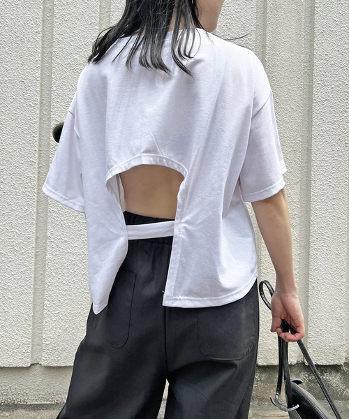 Jewelobe(ジュエローブ)の「バックカットオフTシャツ(Tシャツ/カットソー・レディース・ホワイト/ブラック/ベージュ・FREE)」の5枚目の写真