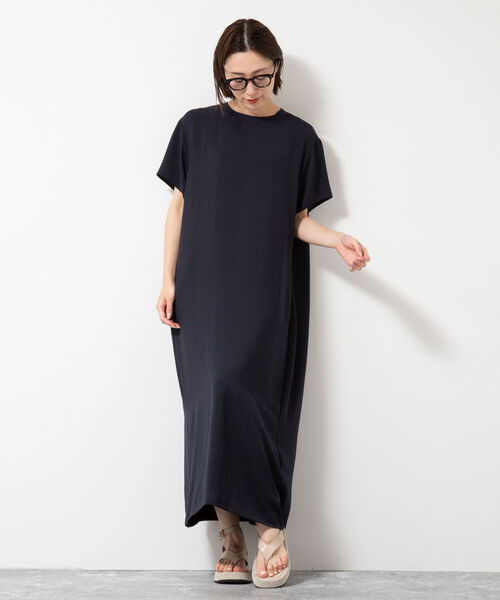 NOLLEY’S（ノーリーズ）の「【WEB限定サイズあり】サテンTシャツワンピース（ワンピース・レディース・チャコールグレー/ブラック/ネイビー・2/3）」の18枚目の写真