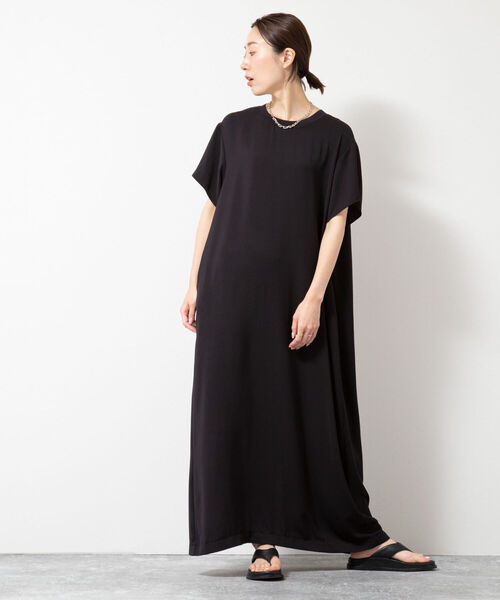 NOLLEY’S（ノーリーズ）の「【WEB限定サイズあり】サテンTシャツワンピース（ワンピース・レディース・チャコールグレー/ブラック/ネイビー・2/3）」の8枚目の写真