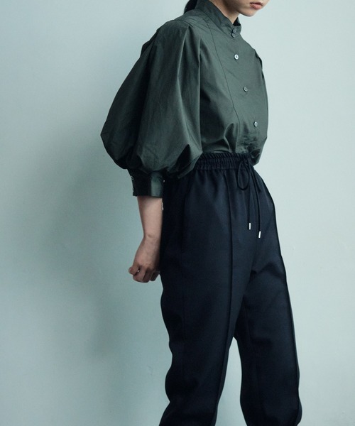 MATURED（マチュアード）の「パフスリーブボリュームブラウス（シャツ/ブラウス・レディース・ブラック/オフホワイト/カーキ・FREE）」の15枚目の写真