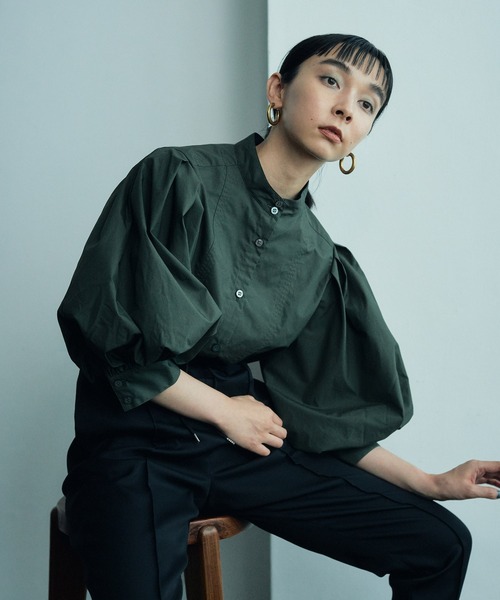 MATURED（マチュアード）の「パフスリーブボリュームブラウス（シャツ/ブラウス・レディース・ブラック/オフホワイト/カーキ・FREE）」の14枚目の写真