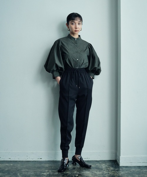 MATURED（マチュアード）の「パフスリーブボリュームブラウス（シャツ/ブラウス・レディース・ブラック/オフホワイト/カーキ・FREE）」の12枚目の写真