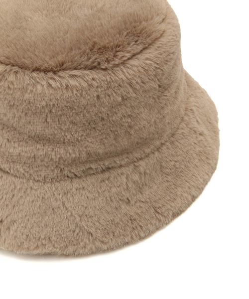 ふわふわフェイクファーバケットハット