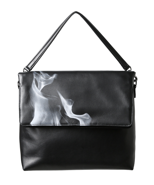 discord Yohji Yamamoto(ディスコード ヨウジヤマモト)の「Fire Plisse 炎 プリッセ バッグ(ショルダーバッグ・レディース・ブラック・FREE)」の4枚目の写真