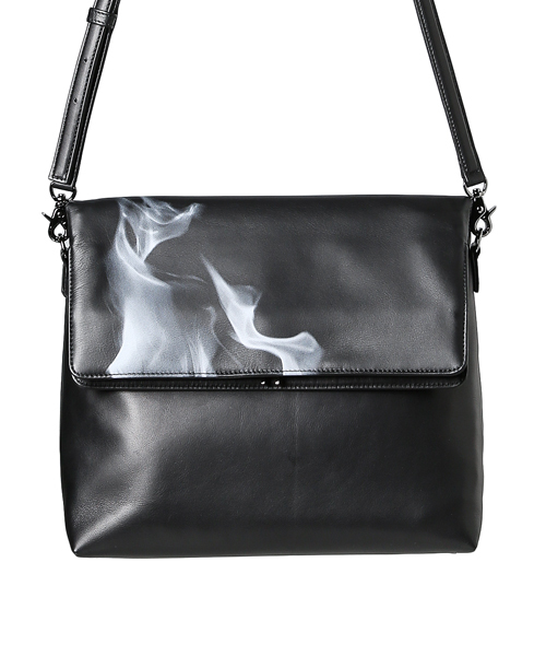 discord Yohji Yamamoto(ディスコード ヨウジヤマモト)の「Fire Plisse 炎 プリッセ バッグ(ショルダーバッグ・レディース・ブラック・FREE)」の5枚目の写真