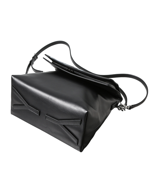 discord Yohji Yamamoto(ディスコード ヨウジヤマモト)の「Fire Plisse 炎 プリッセ バッグ(ショルダーバッグ・レディース・ブラック・FREE)」の11枚目の写真