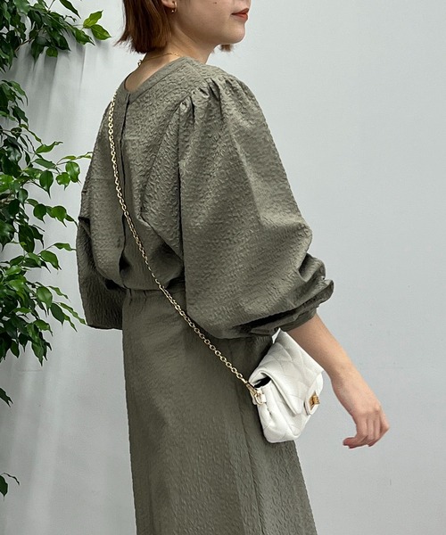 un dix cors（アンディコール）の「エンボスフラワー柄前後2WAY