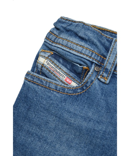 DIESEL(ディーゼル)の「ベビー デニムパンツ スキニー ブルー(デニムパンツ・キッズ・インディゴブルー・12M/18M/24M/36M)」の3枚目の写真