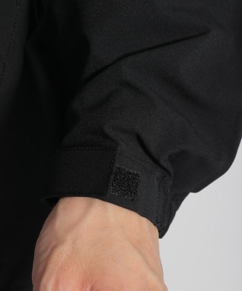 niko and...（ニコアンド）の「[CITY CREEK]フロントポケットアノラック（マウンテンパーカー・メンズ・オリーブ・MEDIUM）」の3枚目の写真