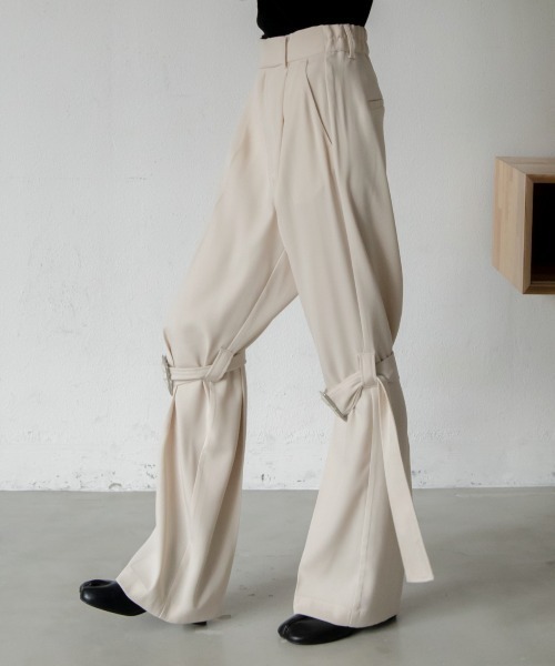 VACANCY(ヴァカンシー)の「ボンテージスラックスパンツ(スラックス・レディース・チャコールグレー/アイボリー・FREE)」の4枚目の写真