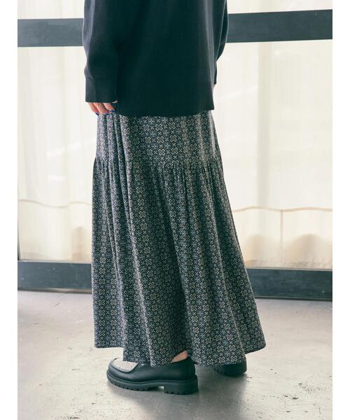 AMERICAN HOLIC（アメリカンホリック）の「アソートプリントティアードスカート（スカート・レディース・ネイビー/オレンジ・M/L）」の11枚目の写真