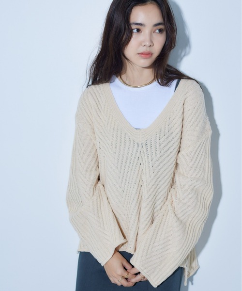 ECRIRE（エクリール）の「Ｖネック リラックスニット（ニット/セーター・レディース・ベージュ/オレンジ/ブラウン/アイボリー・M/L）」の5枚目の写真