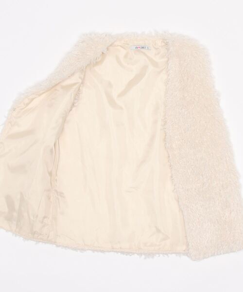 by LOVEiT（バイラビット）の「ボア　ジレ（ベスト・キッズ・アイボリー・120cm/130cm/160cm/140cm/150cm）」の2枚目の写真