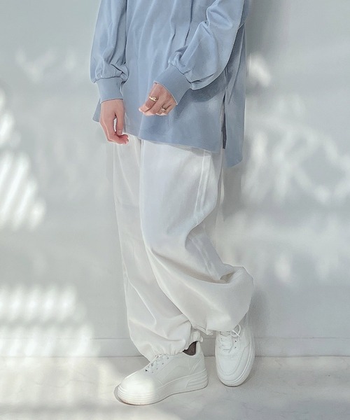 AS KNOW AS plus（アズノゥアズプラス）の「○ワイドジョガーパンツ（その他パンツ・レディース・ブラック/オフホワイト/カーキ/ブルー・FREE）」の5枚目の写真