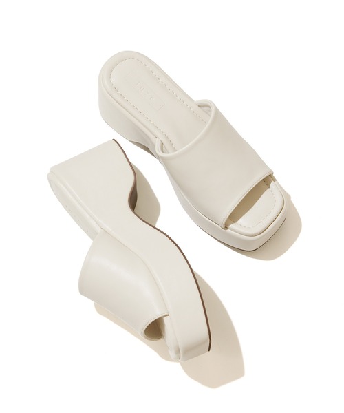 Juze（ジュゼ）の「バルキーウェッジサンダル（サンダル・レディース・ブラック/オフホワイト/イエロー・22.5cm/23.5cm/24.5cm）」の12枚目の写真