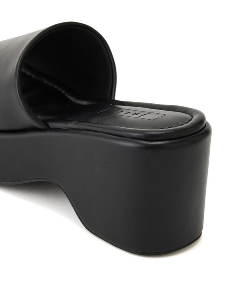 Juze（ジュゼ）の「バルキーウェッジサンダル（サンダル・レディース・ブラック/オフホワイト/イエロー・22.5cm/23.5cm/24.5cm）」の10枚目の写真