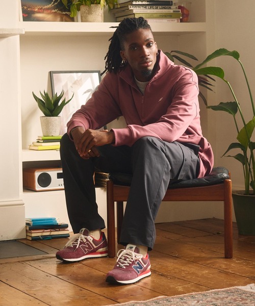 NEW BALANCE（ニューバランス）の「574（スニーカー・メンズ・ブラック/レッド・22.5cm/23.0cm/23.5cm/24.0cm/24.5cm/25.0cm/25.5cm/26.0cm/26.5cm/27.0cm/27.5cm/28.0cm/28.5cm/29.0cm）」の6枚目の写真