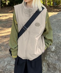 スタンドネックベスト
