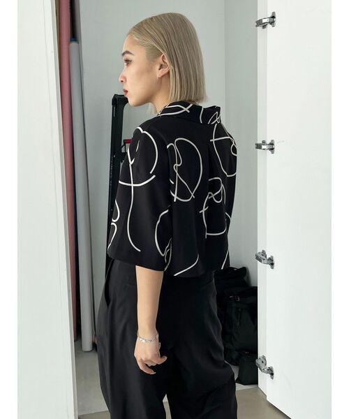 EMODA（エモダ）の「オーバーショートシャツ（シャツ/ブラウス・レディース・ベージュ/ブラック/その他/ブルー・FREE）」の7枚目の写真