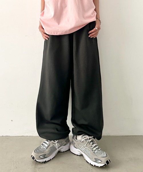 Niell(ニール)の「【S ~XXLサイズ対応】カラー ワイド ルーズ ビッグ オーバーサイズ スウェットパンツ(スウェットパンツ・レディース・パープル/イエロー/オートミール/ホワイト/レッド/ピンク/グリーン/グレー/ターコイズブルー/ブラック/アイボリー/ブルー/ダークグリーン/ネイビー/バーガンディー/ブラック系その他・S/M/L/XL/XXL)」の5枚目の写真
