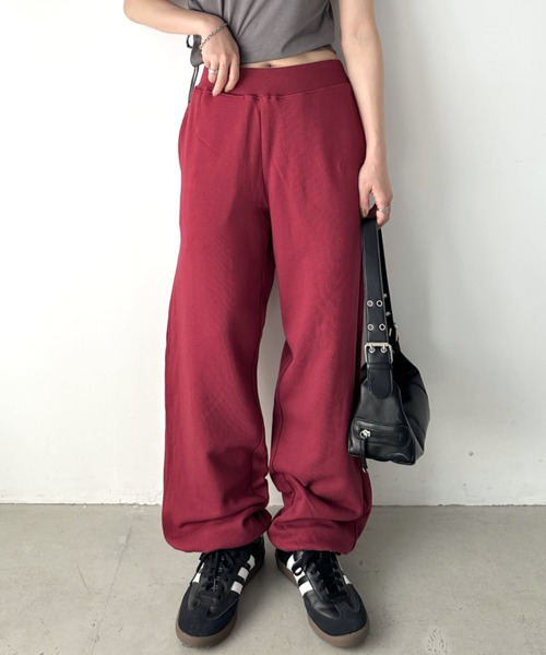 Niell(ニール)の「【S ~XXLサイズ対応】カラー ワイド ルーズ ビッグ オーバーサイズ スウェットパンツ(スウェットパンツ・レディース・パープル/イエロー/オートミール/ホワイト/レッド/ピンク/グリーン/グレー/ターコイズブルー/ブラック/アイボリー/ブルー/ダークグリーン/ネイビー/バーガンディー・S/M/L/XL/XXL)」の15枚目の写真