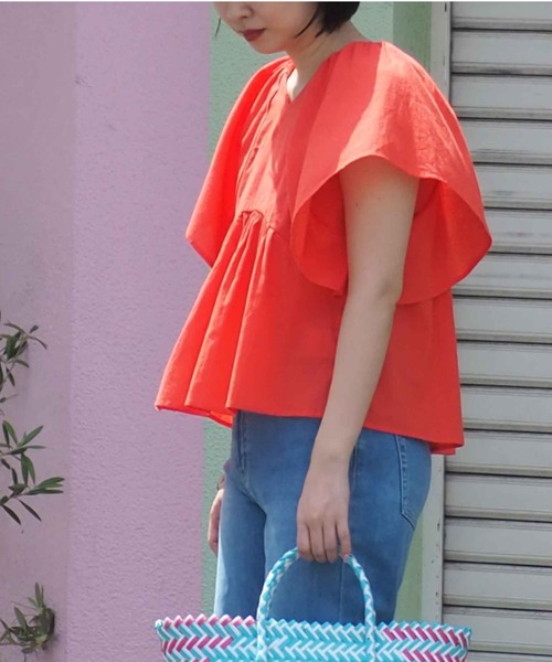 cepo(セポ)の「バックシャンフレアスリーブブラウス(シャツ/ブラウス・レディース・オフホワイト/レッド/ライム・M)」の1枚目の写真