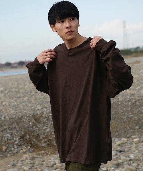 GILDAN(ギルダン)の「6ozウルトラコットン オーバーサイズ ロングスリーブ Tシャツ(Tシャツ/カットソー・メンズ・ブラック/ネイビー/ブラウン/グレー/ホワイト・XXX-LARGE/XX-LARGE/XXXX-LARGE/XXXXX-LARGE/X-LARGE)」の21枚目の写真