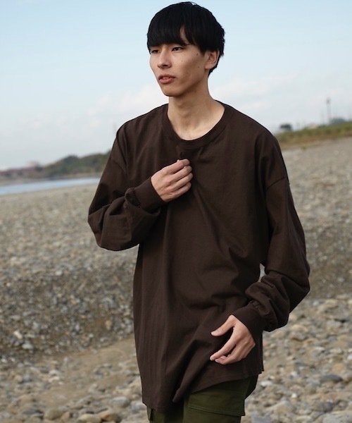 GILDAN(ギルダン)の「6ozウルトラコットン オーバーサイズ ロングスリーブ Tシャツ(Tシャツ/カットソー・メンズ・ブラック/ネイビー/ブラウン/グレー/ホワイト・XXX-LARGE/XX-LARGE/XXXX-LARGE/XXXXX-LARGE/X-LARGE)」の22枚目の写真