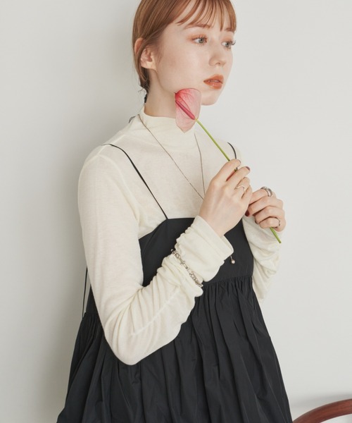 hinari(ヒナリ)の「ギャザーハイネックシアートップス(Tシャツ/カットソー・レディース・アイボリー/ブラック/キャメル/ピンク/グリーン・FREE)」の10枚目の写真