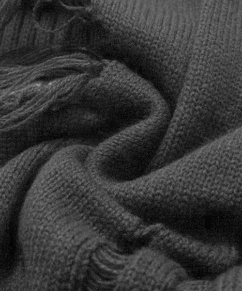 Theater code(シアターコード)の「hard damage knit/ ハード ダメージ ニット(ニット/セーター・メンズ・グレー/ブラック・3/2/S)」の8枚目の写真