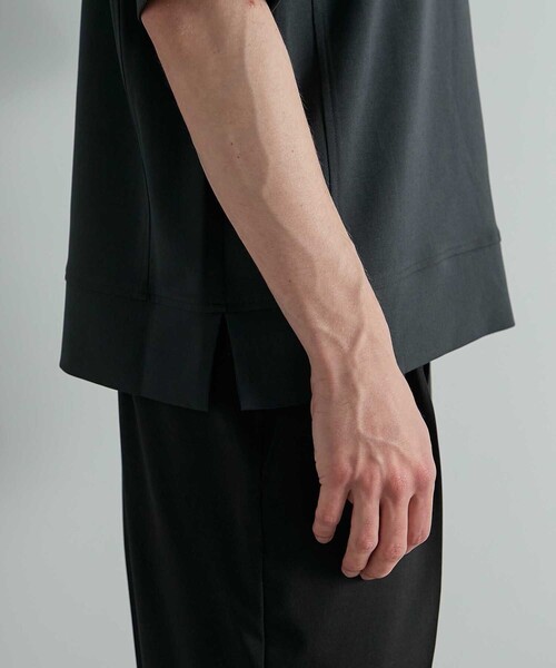 UNITED TOKYO（ユナイテッドトウキョウ）の「Dry air Tee（Tシャツ/カットソー・メンズ・ブラック/ダークブラウン/グレー・2/1）」の14枚目の写真