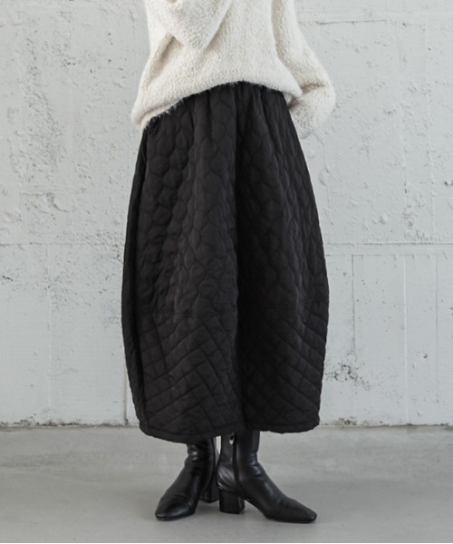 AMELY(エミリー)の「キルティングコクーンスカート(スカート・レディース・カーキ/ブラック・M/L)」の3枚目の写真