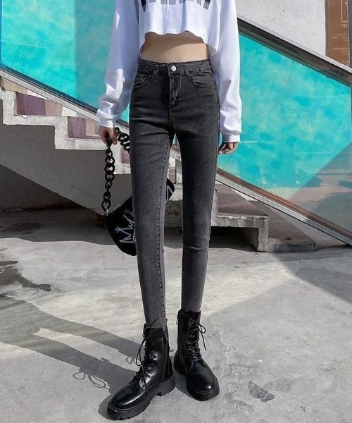 LADY LIKE（レディライク）の「ストレッチスキニーデニム（デニムパンツ・レディース・ブラック/ブルー/ネイビー/ダークグレー・S/L/M）」の2枚目の写真