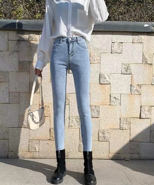 LADY LIKE（レディライク）の「ストレッチスキニーデニム（デニムパンツ・レディース・ブラック/ブルー/ネイビー/ダークグレー・S/L/M）」の14枚目の写真