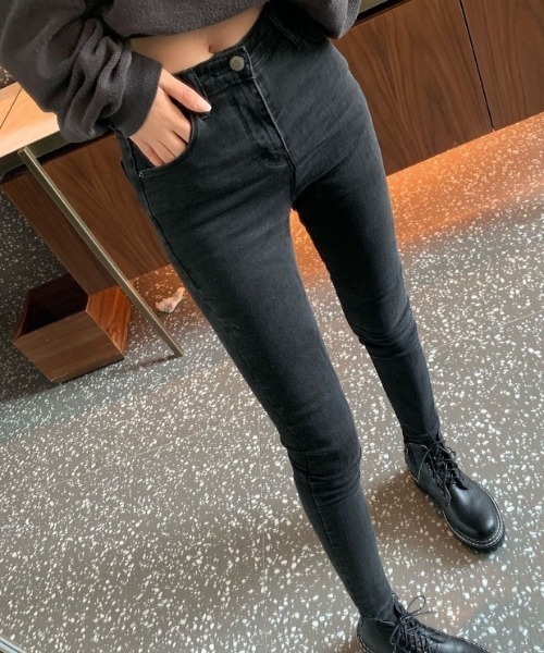 LADY LIKE（レディライク）の「ストレッチスキニーデニム（デニムパンツ・レディース・ブラック/ブルー/ネイビー/ダークグレー・S/L/M）」の21枚目の写真